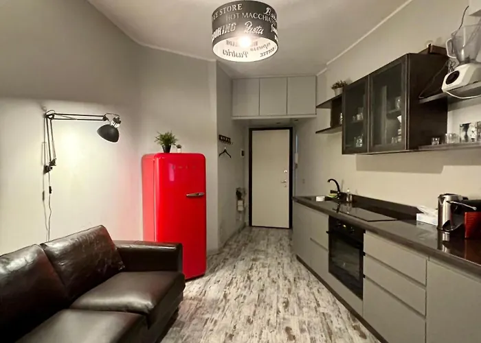 Apartment in Garibaldi Station&self check in 4 people